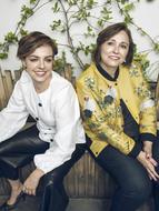 With presenter Cristina Villanueva (La Sexta TV) in an interview by Oscar Arribas in the newspaper El Mundo, Yo Dona (4 November 2017)